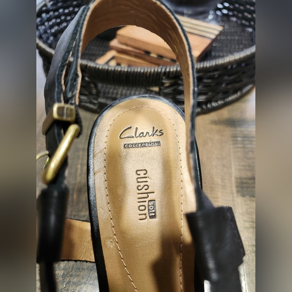 Womens Clarks Comfort Stacked / Leather Look Black Strappy Heeled Sandals 10(11) - Picture 2 of 8